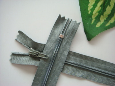 【中國拉鏈?zhǔn)笾放?重慶穿心拉鎖 產(chǎn)品暢銷海內(nèi)外】?jī)r(jià)格,廠家,圖片,拉鏈,三力(福建)拉鏈-